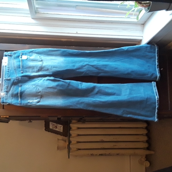 Rue21 size 7 high rise flared jean med wash distressed - Picture 5 of 5